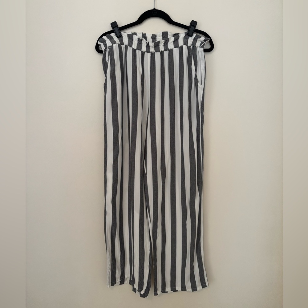 American Eagle Outfitters Gray & White Striped Wide-Leg Pants